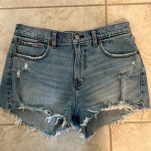 Abercrombie mid rise mom shorts